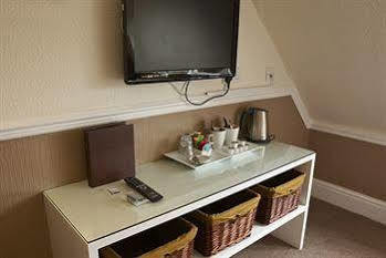 Bed and Breakfast Parklands Оксфорд Экстерьер фото